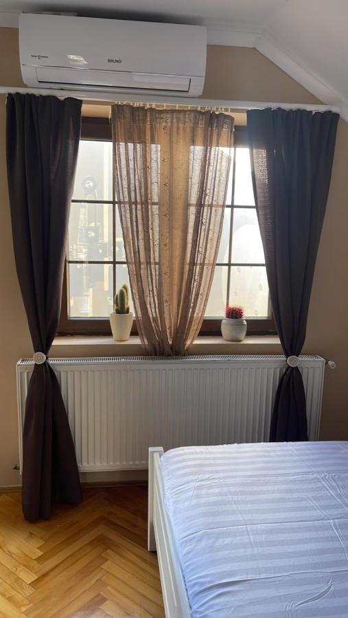 Guesthouse 12A Pristina Kültér fotó