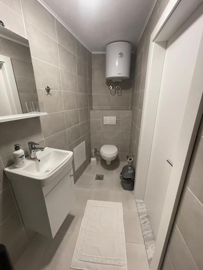 Guesthouse 12A Pristina Kültér fotó