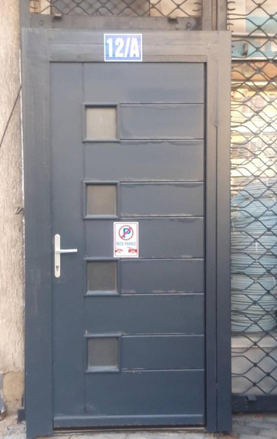 Guesthouse 12A Pristina Kültér fotó